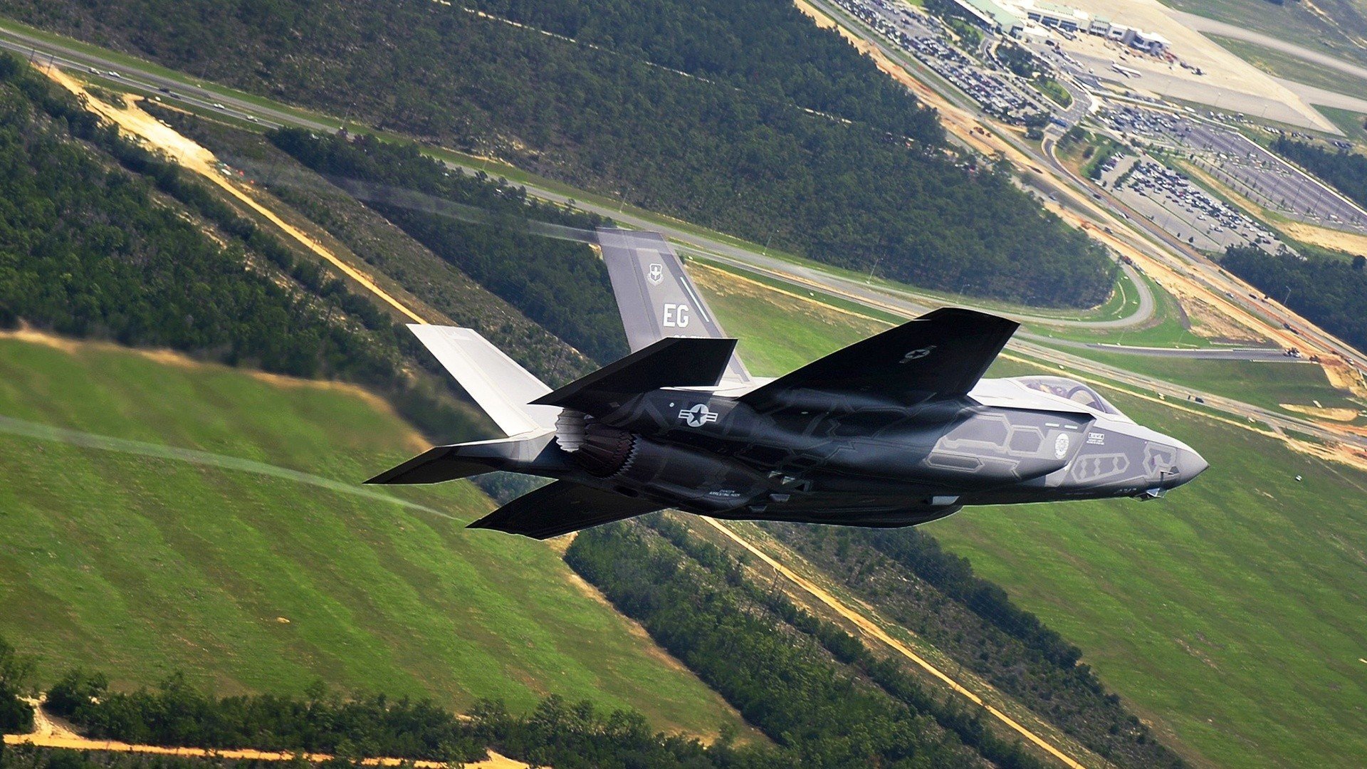 “团队无敌：幕后英雄的坚韧守护”，团队竞技的无敌点