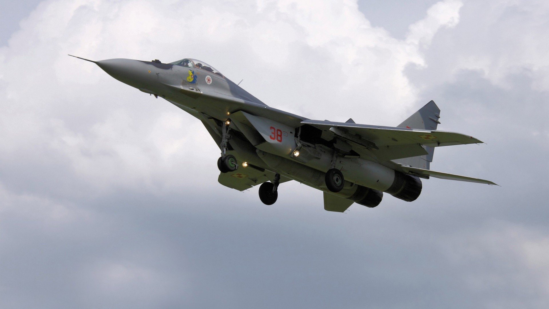 AIYOUXI.COM-托桑·埃夫布奥姆万成为NBA国际化象征，埃托奥与布冯相视一笑